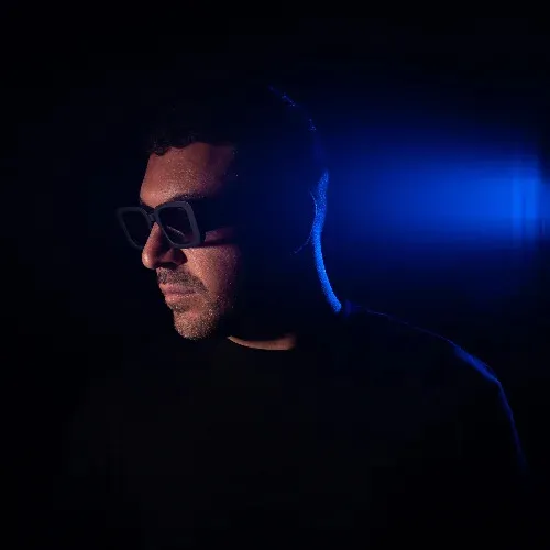 Luigi Madonna - FAKE MIRROR