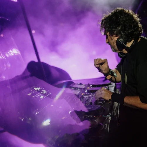 Lose Control Chart by Dino Lenny